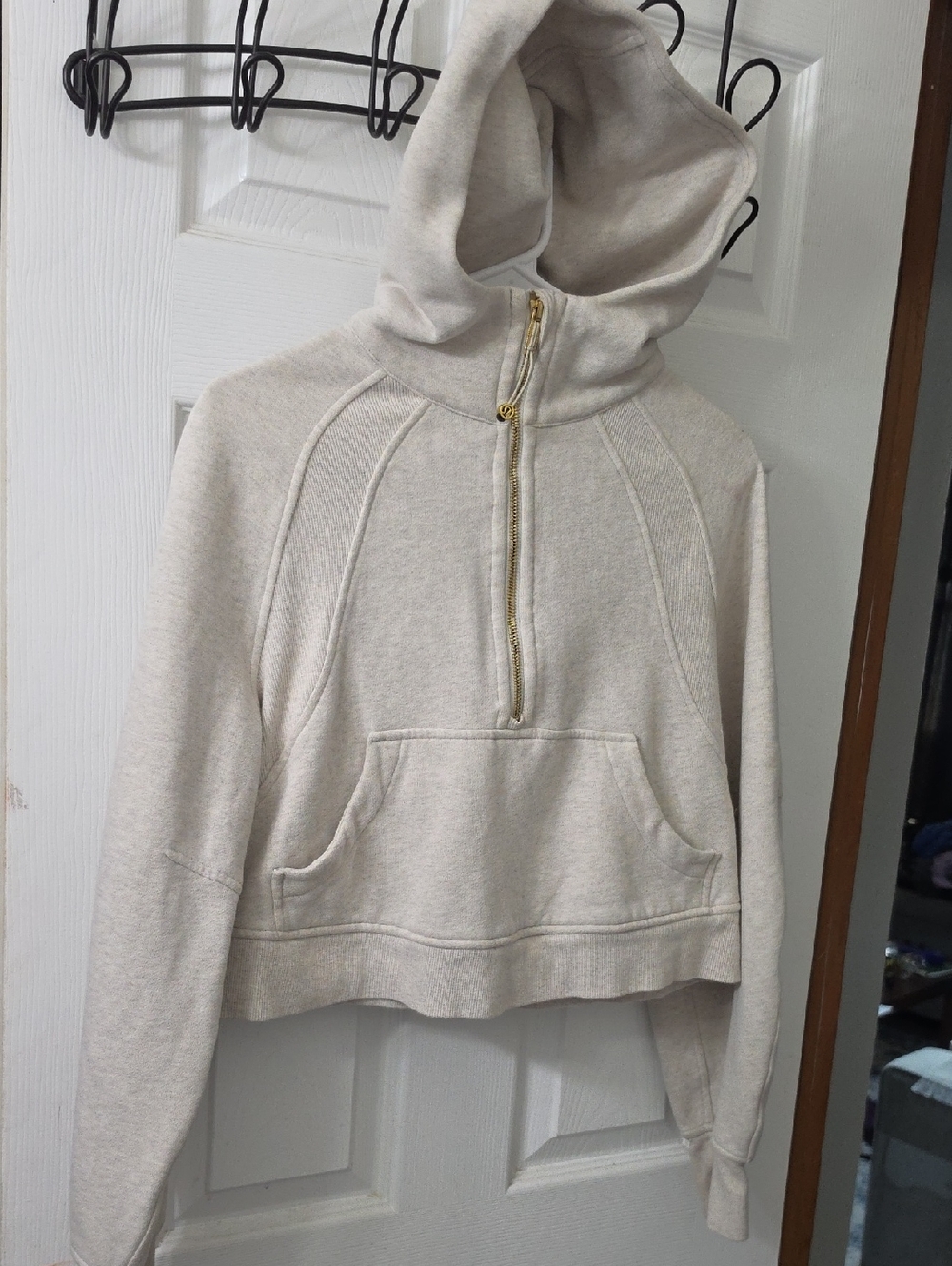 Lululemon Heathered gray On Gold cropped pullover hoodie